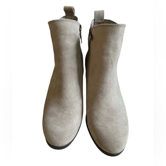 Blondo Womens Saddie Ankle Boots Beige Suede Block Heel Zip Up Size 6.5 NEW - Picture 3 of 8